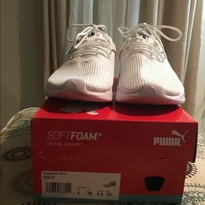 Women’s sneakers